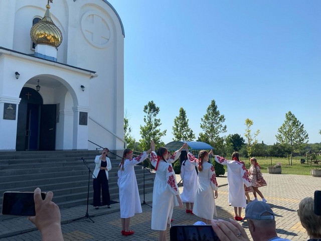 "СЕМЬЯ- ЭТО ХРАМ УЮТА И СВЕТА"